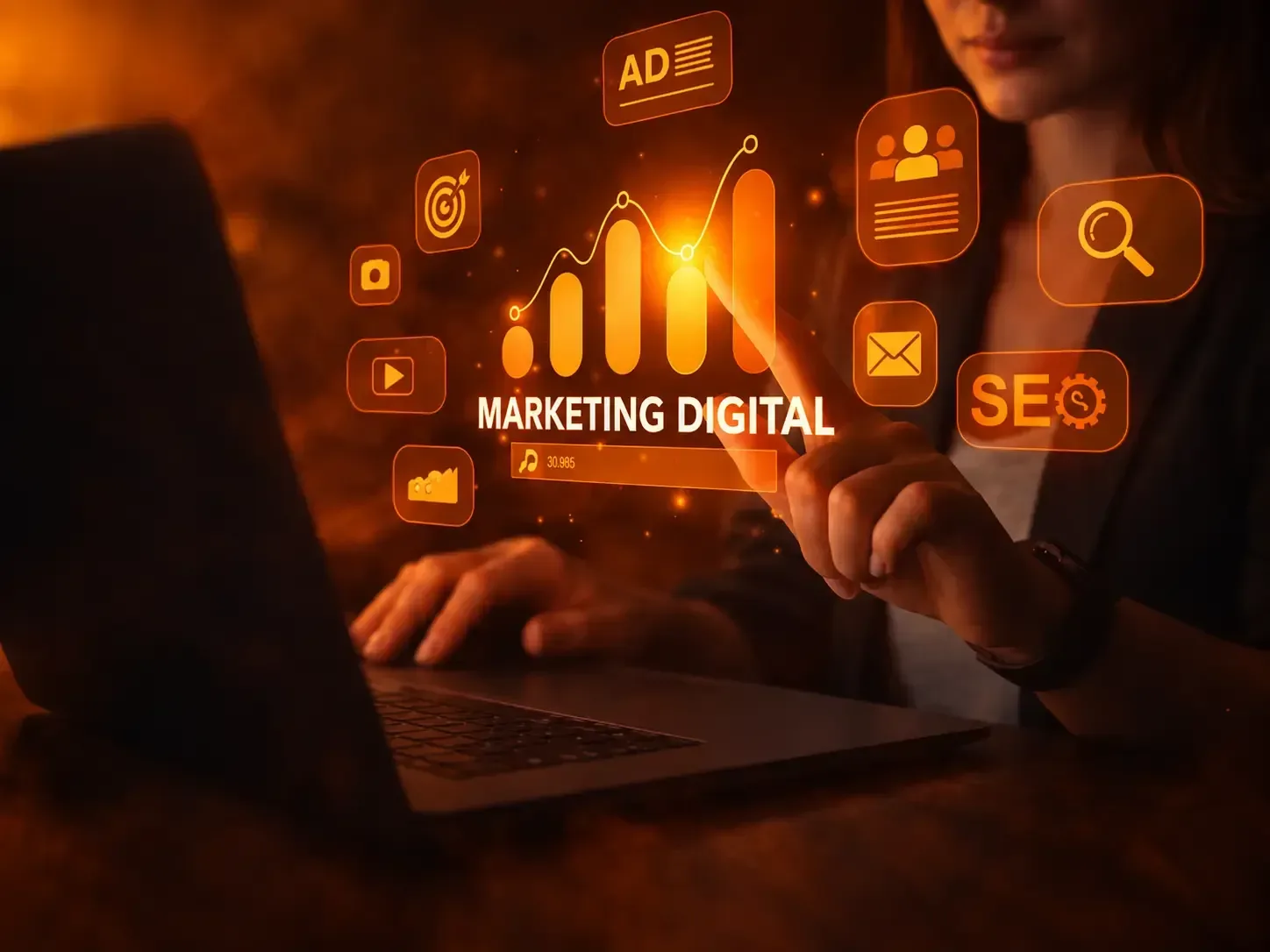 Marketing digital para empresas: profissional interagindo com ícones de SEO, anúncios e redes sociais