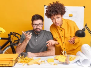 Agência vs Freelancer para criar seu site: prós, contras e quando escolher cada um